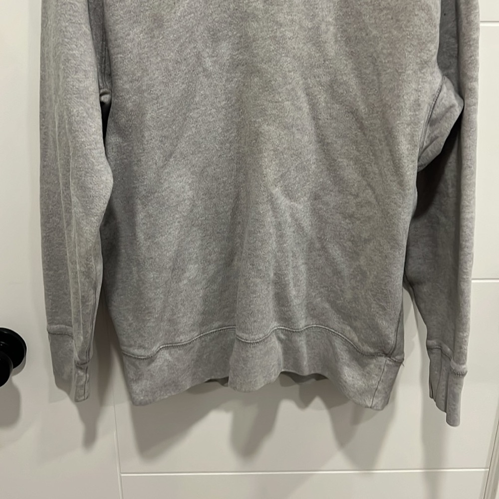 Levi’s gray long sleeve sweater size large - Picture 7 of 11
